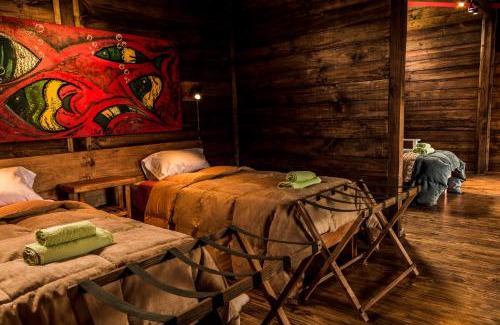 Epuyen Hotel | Discover Las Pitras Lodge: Top-Rated Stay with Pool & Breakfast