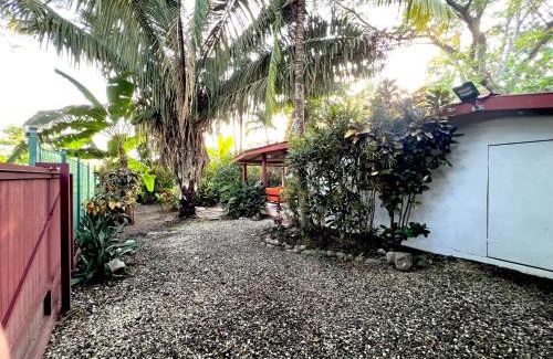 Cabuya Apartment | Family-Friendly Retreat at Las Plumas Jardin de Cabuya