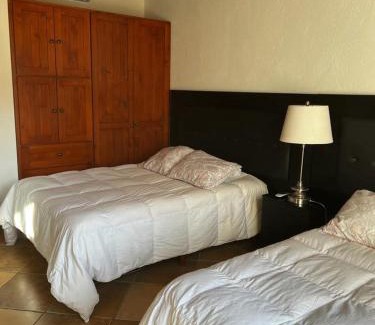 Campo de Golf Fonatur House | ```html
Inviting Guest Houses in San José del Cabo with Pool Access
```
