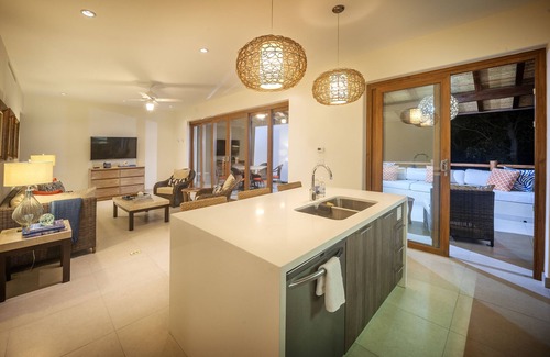 Rivas Apartment | Spacious Las Terrazas Suite with Breakfast Included