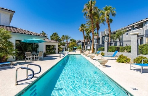 Peccole Ranch Apartment | Convenient Las Vegas Apartment by the Strip with Pool