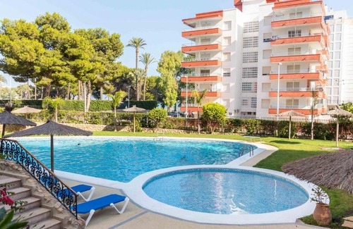 Cullera Apartment | Discover Las Vegas: Family-Friendly Hotel with a Pool