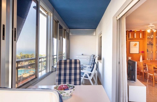 Cullera Apartment | Discover Las Vegas: Family-Friendly Hotel with a Pool
