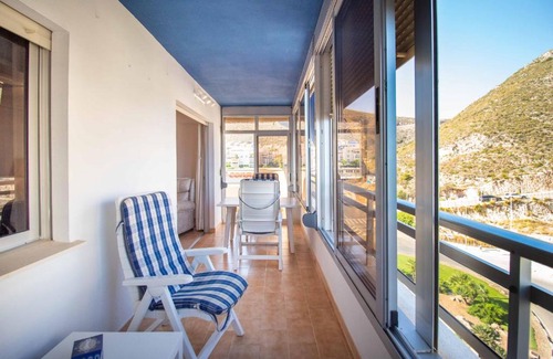 Cullera Apartment | Discover Las Vegas: Family-Friendly Hotel with a Pool