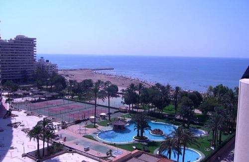 Cullera Apartment | Discover Las Vegas: Family-Friendly Hotel with a Pool