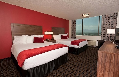 Downtown Las Vegas House | Unforgettable Las Vegas Escape: City Views, Pool & Casino