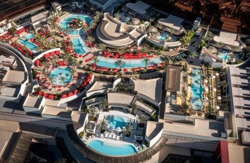 Las Vegas Resort | Indulgent Las Vegas Hilton At Resorts World - 5-Star Escape