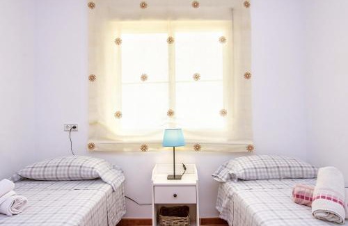 Carboneras Apartment | Child-Friendly Comfort at Las Vistas Piso Hotel