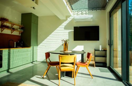 Karniewek House | Relax at Lasownia Dom Dzięcioł - Pet-Friendly Retreat