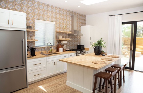 Los Olivos Cottage | Enchanting Los Olivos Studio: Walk to Town, Spa & Breakfast