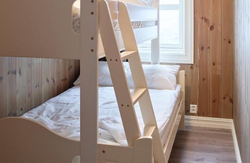 Sykkylven Apartment | Family-Friendly Lastølen with 2 Bedrooms for Your Getaway