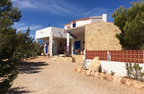 Formentera House | Last Minute Getaway: House with Garden & Ocean View