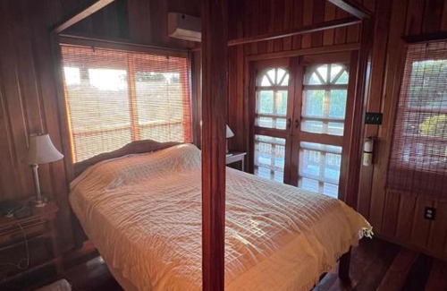 Gales Point Villa | Explore Last Frontiers: Family-Friendly & Pet Welcoming Stay