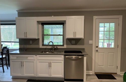Tuscaloosa House | Ideally Located Hotel with Open Floor Plan and Deck