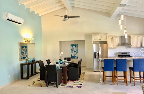 Opal Villa | Last Minute Luxury Villa: 5 BDR, Walk to Ritz & Palm Beach