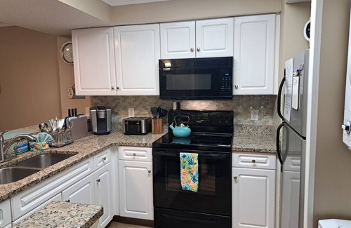 Myrtle Beach Condo | Unforgettable 77th Ave N: Rooftop Pools & Ocean Views