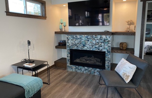 Mission Beach Cottage | Pet-Friendly Retreat with Ocean View Steps from the Beach