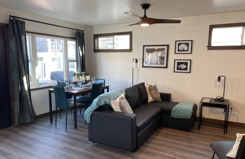 Mission Beach Cottage | Pet-Friendly Retreat with Ocean View Steps from the Beach