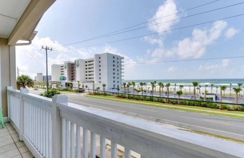 Bahama Beach House | Beachfront Retreat with Ocean Views & Pool Access