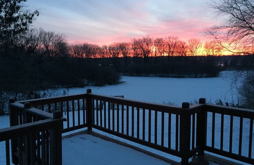 Green Lake House | August Getaway Awaits: Family-Friendly Lake View Rooms
