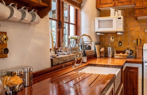 Brightwater House | Last Straw Cottage: Countryside Retreat with Ocean Views
