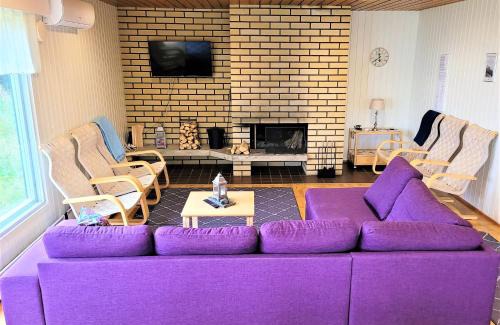Vanhahovi Apartment | Relax at Lastun Paikat Päätalo: Pet-Friendly Retreat