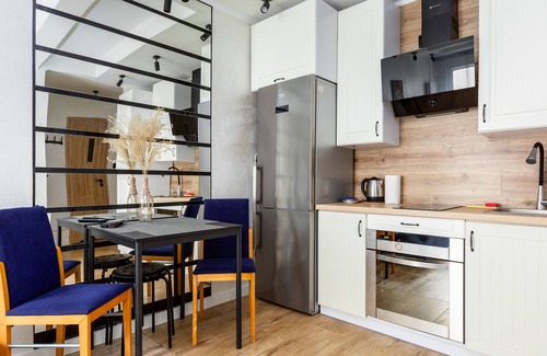 Chylonia Apartment | Charming Lasy Chylońskie Blue Apartment with Breakfast Included