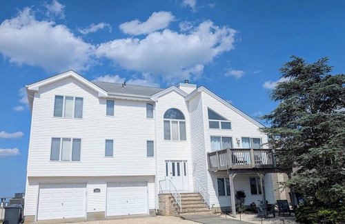 Beach Haven West House | Bay Front Home: Ocean Views & Activities Await You!