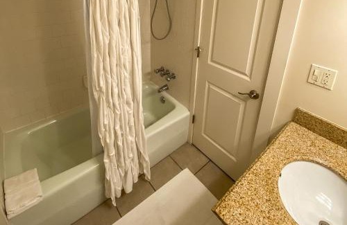 Fort Bay Apartment | Oceanfront Haven at Latitude 29 #23 with Pool & Hot Tub