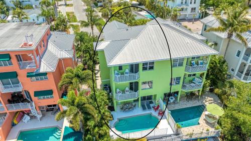 Siesta Key House | Relax at Latitude Adjustment - 4-Star Family Retreat