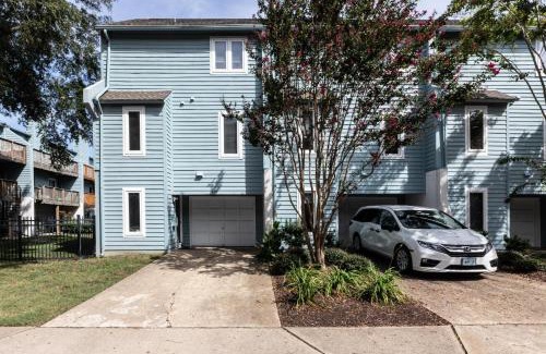 Northeast Virginia Beach House | Perfect Latitude Adjustment for Family-Friendly Escapes