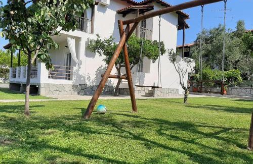 Ormos Panagias Apartment | Oceanfront Latoura Studios with Breakfast & 9.7/10 Rating