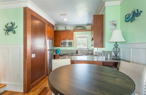 Carrabelle Condo | Explore Lattitude Adjustment: Pet-Friendly Condo Retreat