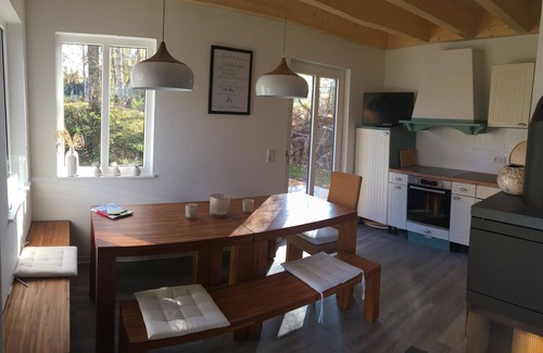 Gorden-Staupitz House | Perfect Yellow Holiday Home by the Lake with Ocean Views