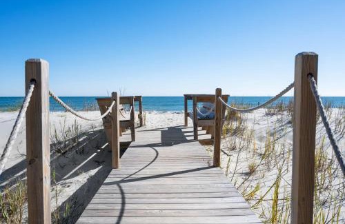 Pawleys Island House | Laughin Place home by Peace Vacations