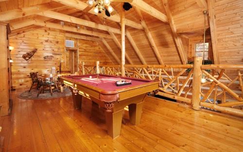 Sevierville Villa | Guest Rated 10/10 at Laughing Bear with Pool & Spa