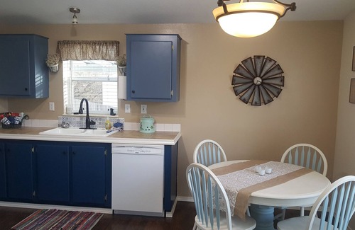 Sequim House | Beachside Laughing Duck Ranch with Ocean Views & Spa