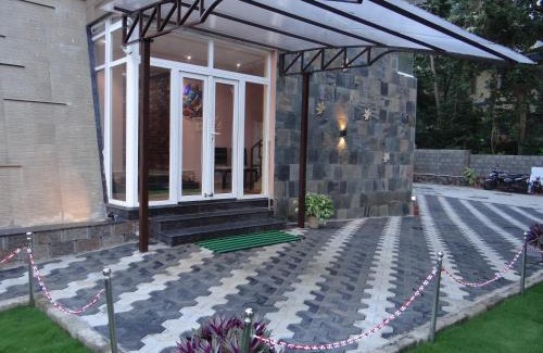 Courtallam Hotel | Pet-Friendly Retreat at Laughing Waters Fine Stay