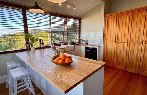 West Launceston House | Cozy Launceston Cottage with Views and Spa Amenities