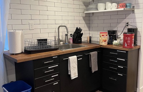 Brighton Apartment | Guest Rated 9.8: Launchpad with Rain Shower & Top Golf