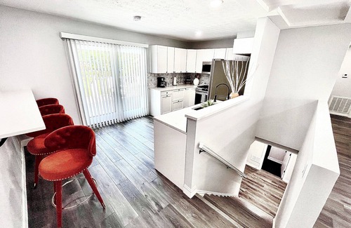 Columbus House | Unforgettable Group Getaways at Launchpad: Family-Friendly Stay