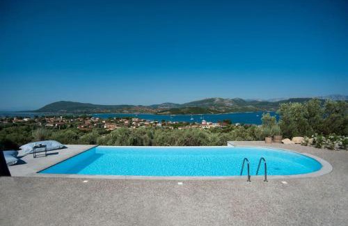 Lygia Apartment | Relax at Laura Sea View Apartment with Pool and Oceanfront