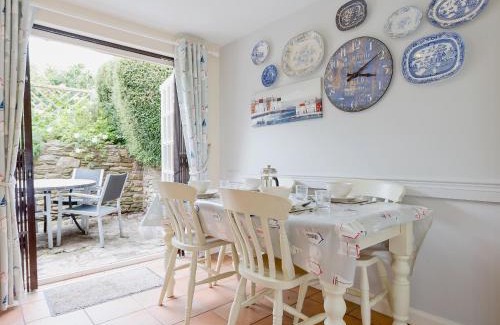Stoke Gabriel House | Experience Comfort at Laurel Cottage - 5 Star Rated Retreat
