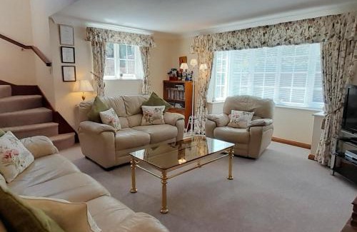 New Forest District House | Discover Laurel Cottage: Family-Friendly Retreat, 4-Star Stay