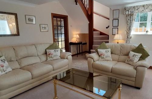 New Forest District House | Discover Laurel Cottage: Family-Friendly Retreat, 4-Star Stay