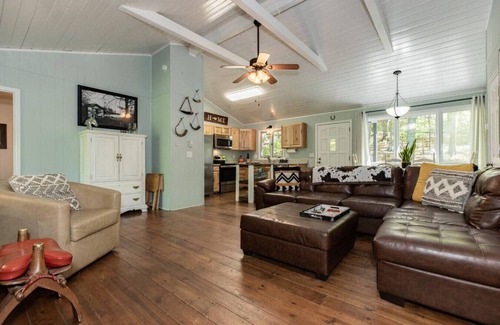 Deep Gap Cabin | Scenic Laurel Creek Cottage - Perfect for Families & Pets