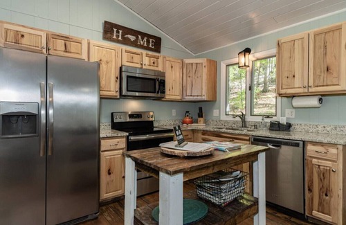 Deep Gap Cabin | Scenic Laurel Creek Cottage - Perfect for Families & Pets