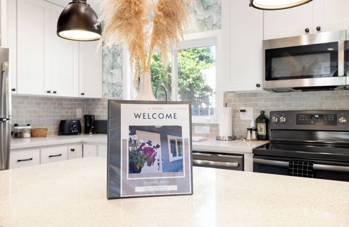 Cully House | Urban Retreat in Vibrant Cully Neighborhood with Kitchen