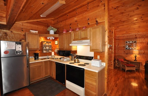 Townsend Cabin | Laurel Mist: Family Retreat with Pool and Pet-Friendly Perks