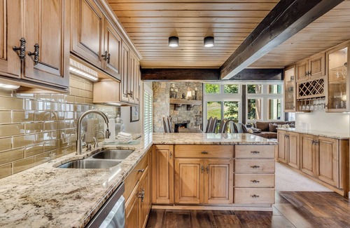 Snowmass Village Condo | Laurelwood Condominiums: Rated 9.2 with Hot Tub & Kitchen